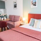 Трёхместный и более (Студия), Апартаменты У парка