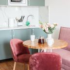 Трёхместный и более (Студия), Апартаменты У парка