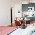 Трёхместный и более (Студия), Апартаменты У парка