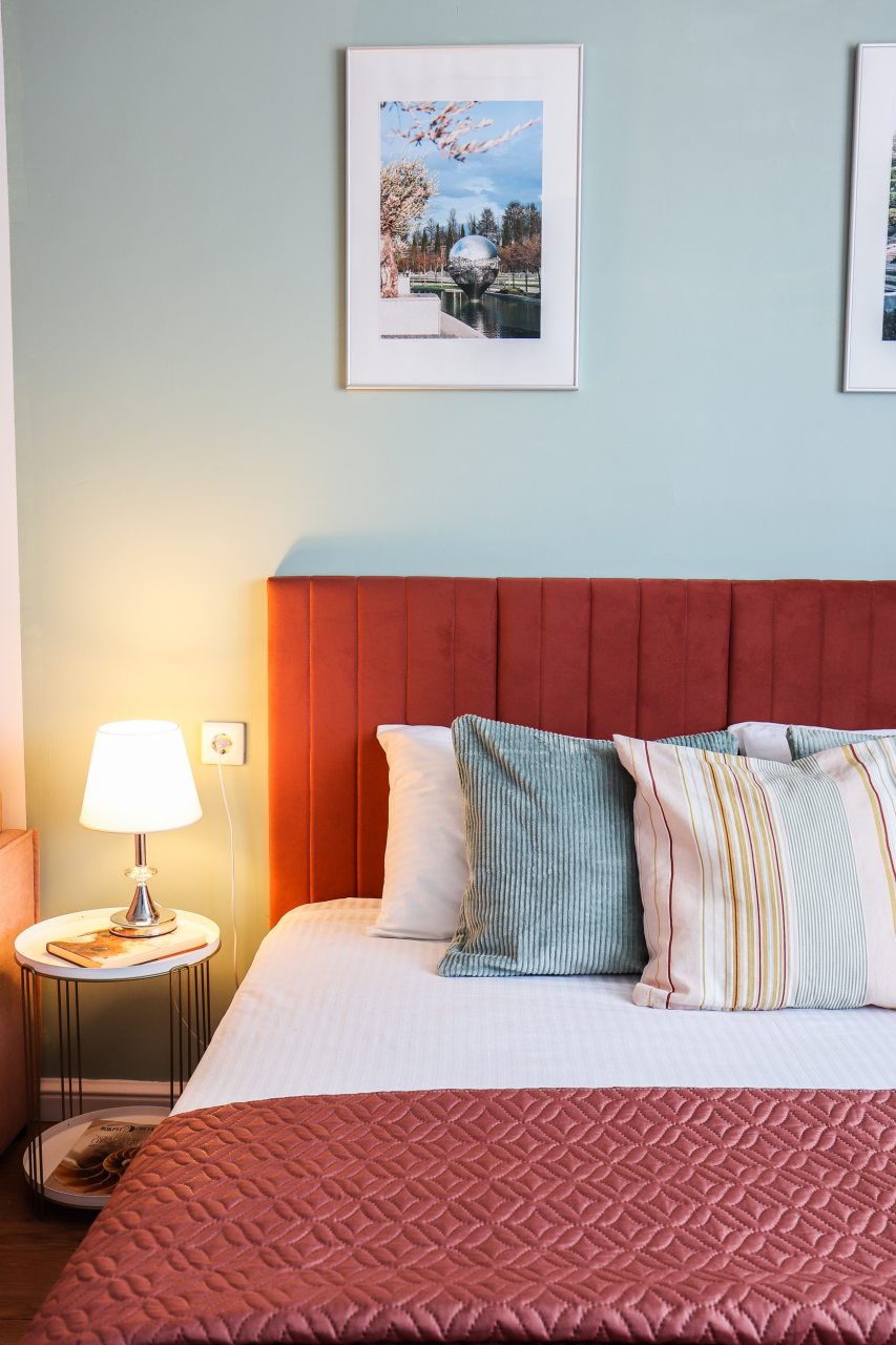 Трёхместный и более (Студия), Апартаменты У парка