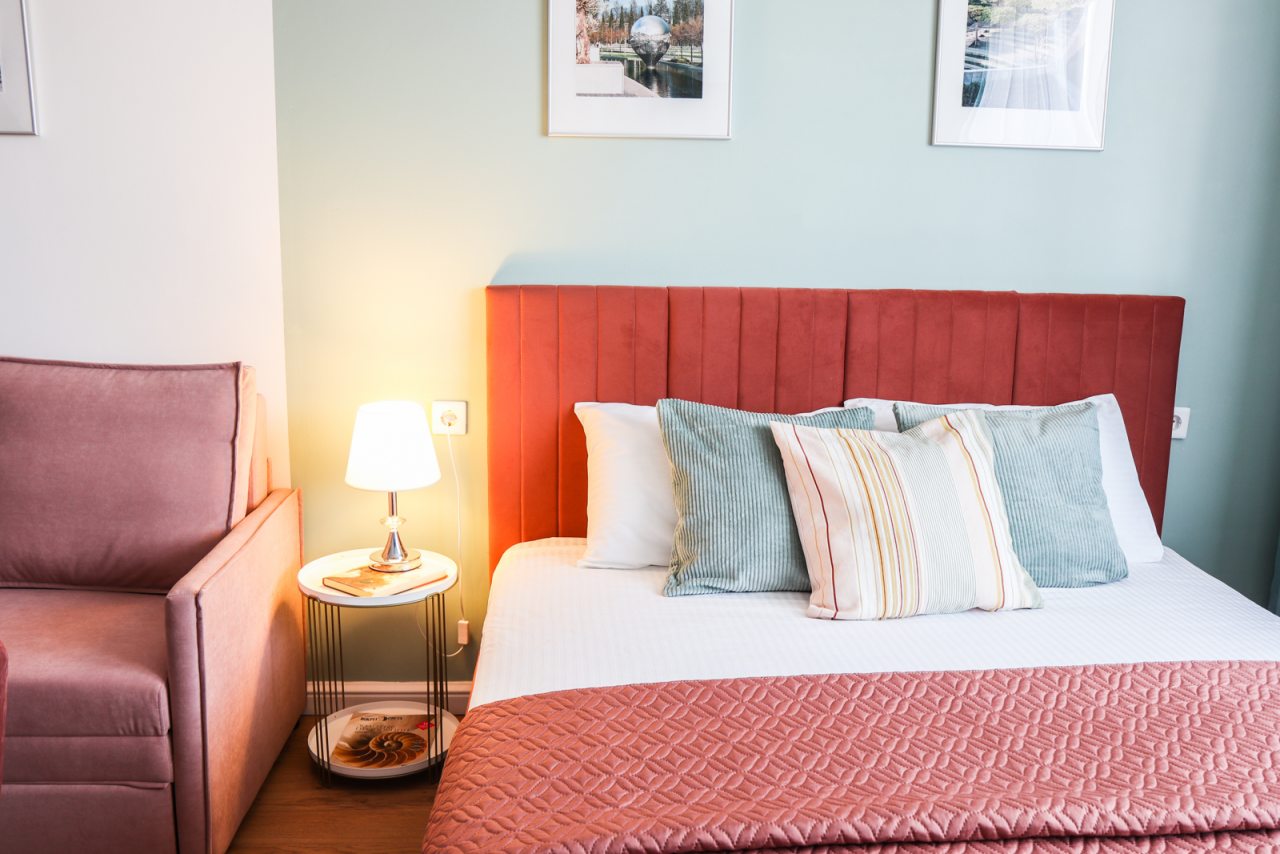 Трёхместный и более (Студия), Апартаменты У парка