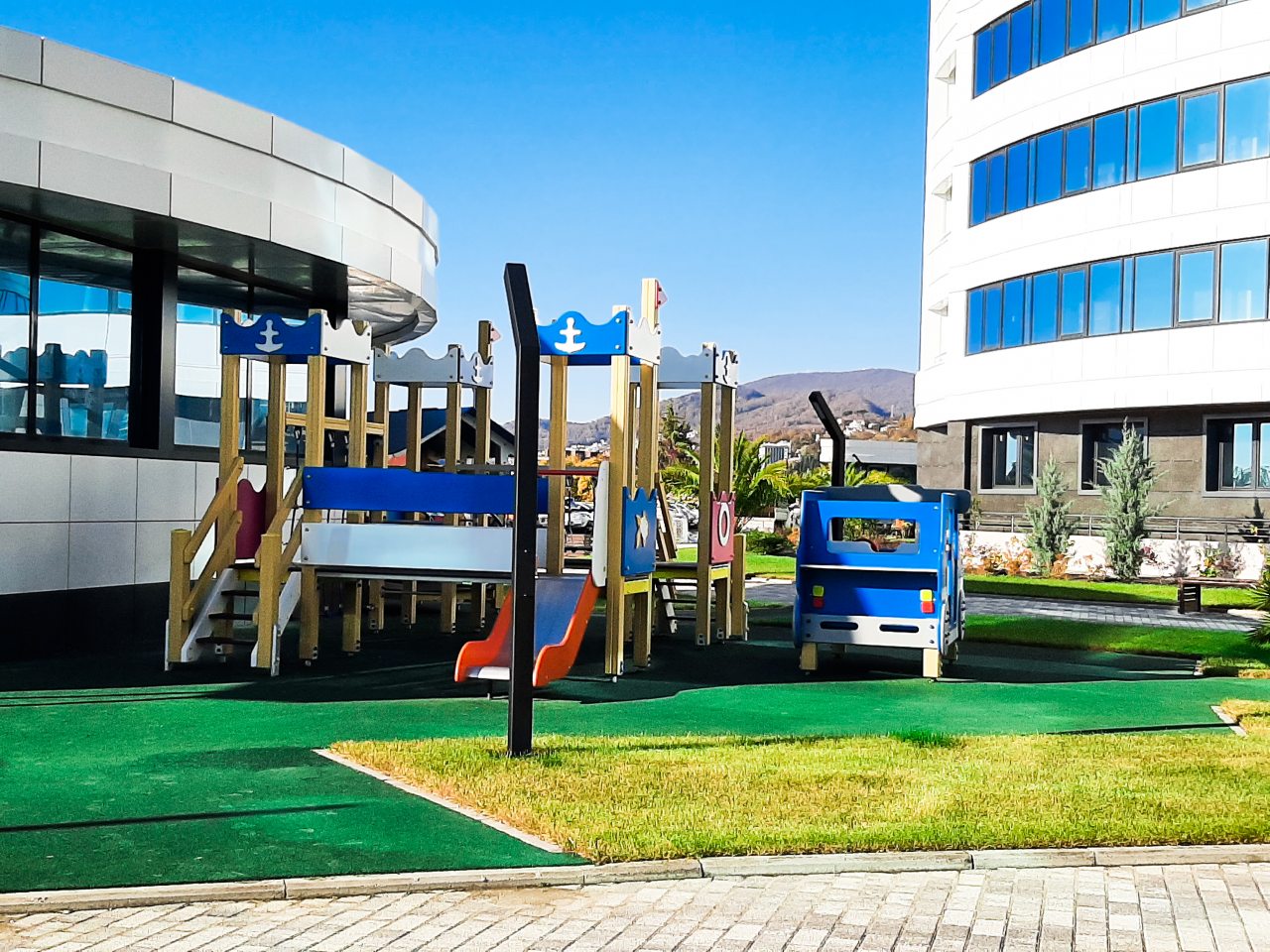 Качели, Апартаменты Морская Симфония