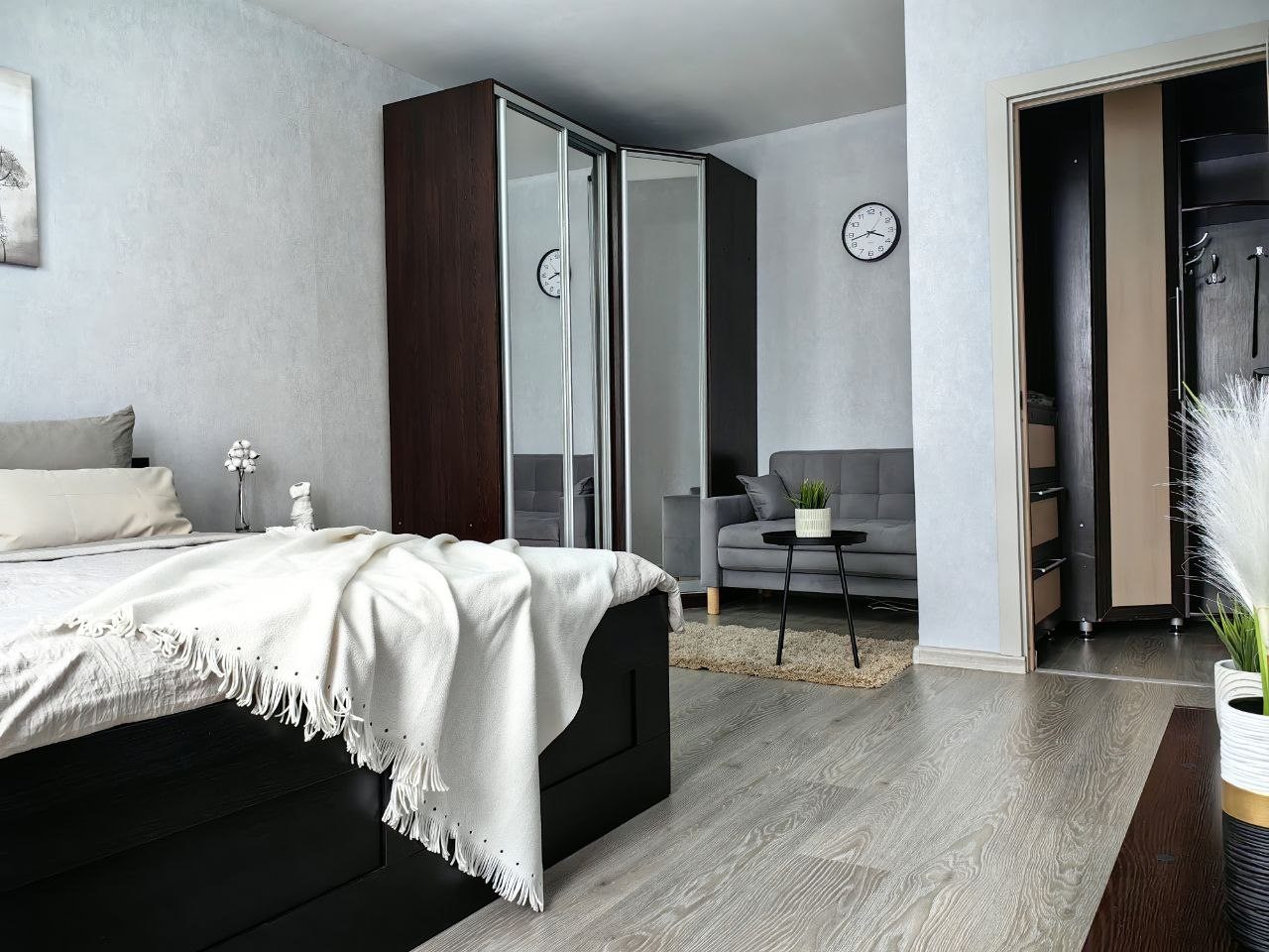 Двухспальная кровать King Size 160 на 200