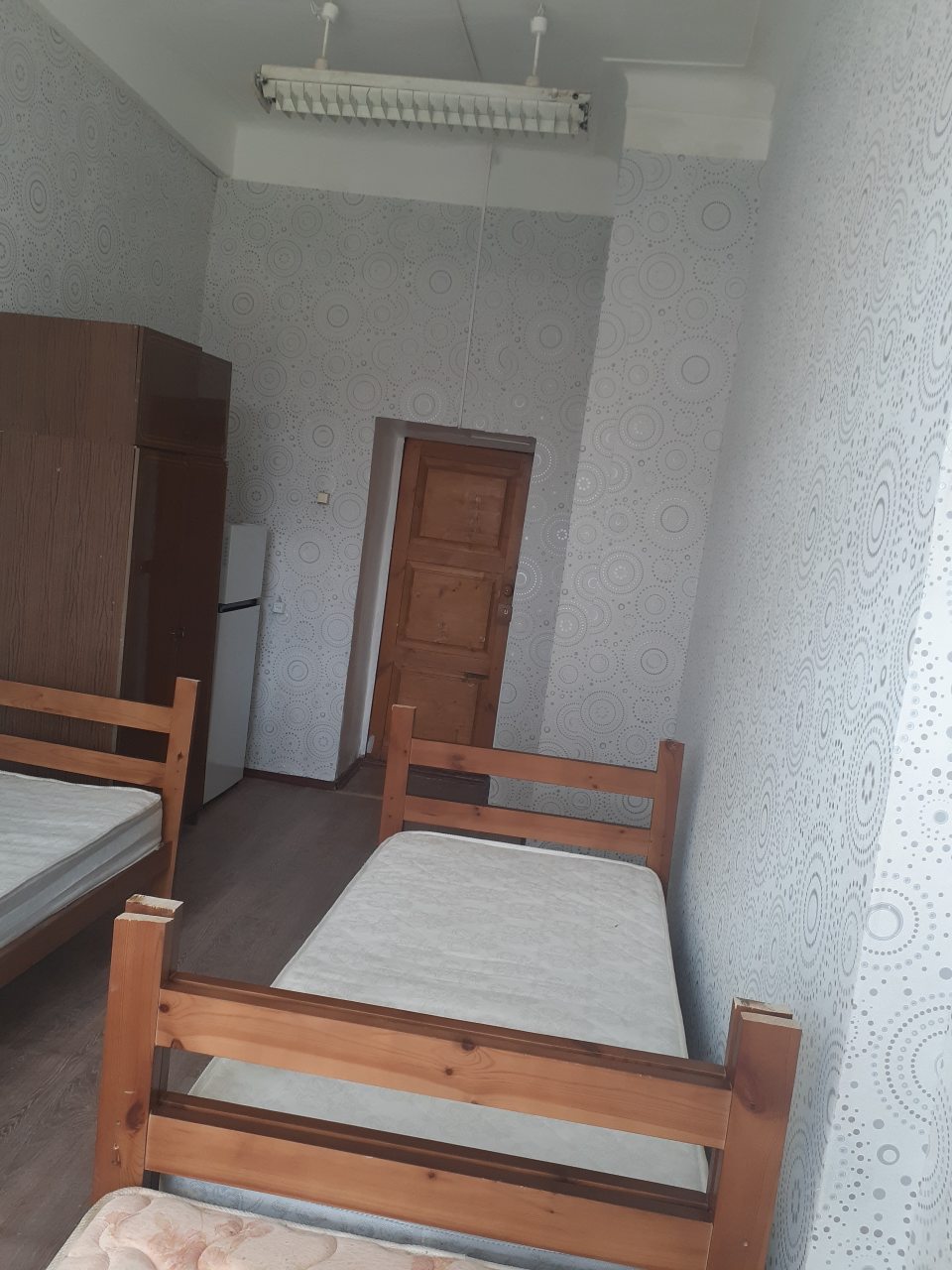 Трёхместный и более, Хостел На Крутом