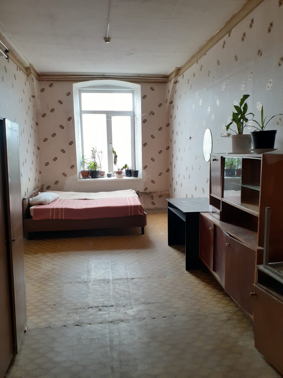 Ранний заезд, Хостел На Крутом