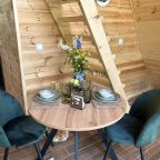 Обеденный стол