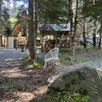 Рядом с домом своя беседка и мангал