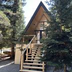 А-фрейм с видом на лес и горы