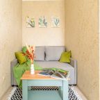 Трёхместный и более (Шикарные Апартаменты В Шаге От Парка Галицкого), Апартаменты Шикарные в шаге от парка Галицкого