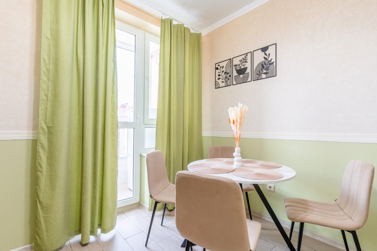 Трёхместный и более (Шикарные Апартаменты В Шаге От Парка Галицкого), Апартаменты Шикарные в шаге от парка Галицкого