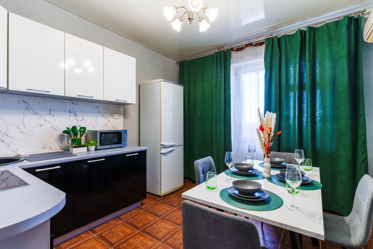 Трёхместный и более (Апартаменты В Минуте От Парка Галицкого), Апартаменты Уютные в минуте от парка Галицкого