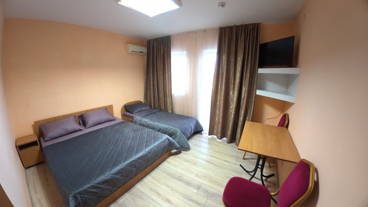 Трёхместный и более (Номер стандарт со всеми удобствами), Гостевой дом Южный Бриз