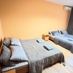 Трёхместный и более (Четырехместный номер стандарт со всеми удобствами), Гостевой дом Южный Бриз