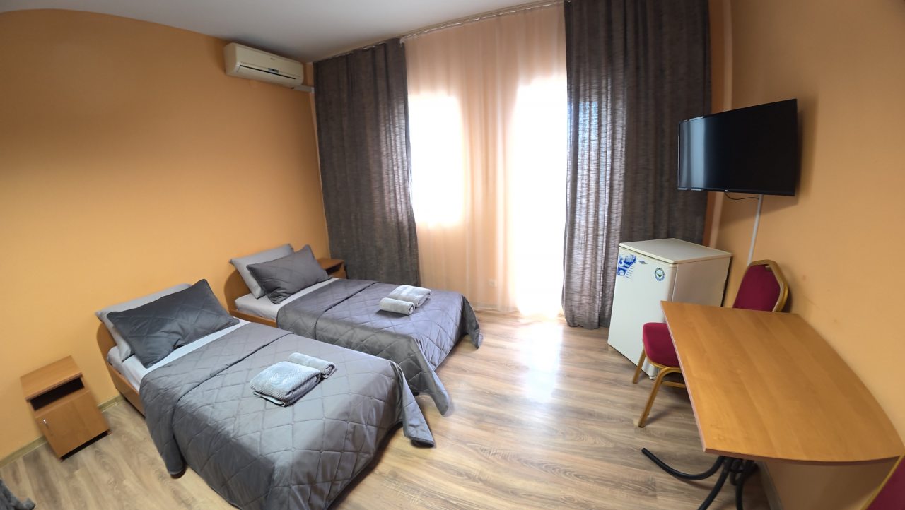 Трёхместный и более (Четырехместный номер стандарт со всеми удобствами), Гостевой дом Южный Бриз