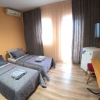 Трёхместный и более (Четырехместный номер стандарт со всеми удобствами), Гостевой дом Южный Бриз