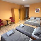 Трёхместный и более (Четырехместный номер стандарт со всеми удобствами), Гостевой дом Южный Бриз