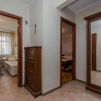 Детская кроватка, Апартаменты У Доктрины