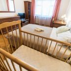 Детская кроватка, Апартаменты У Доктрины