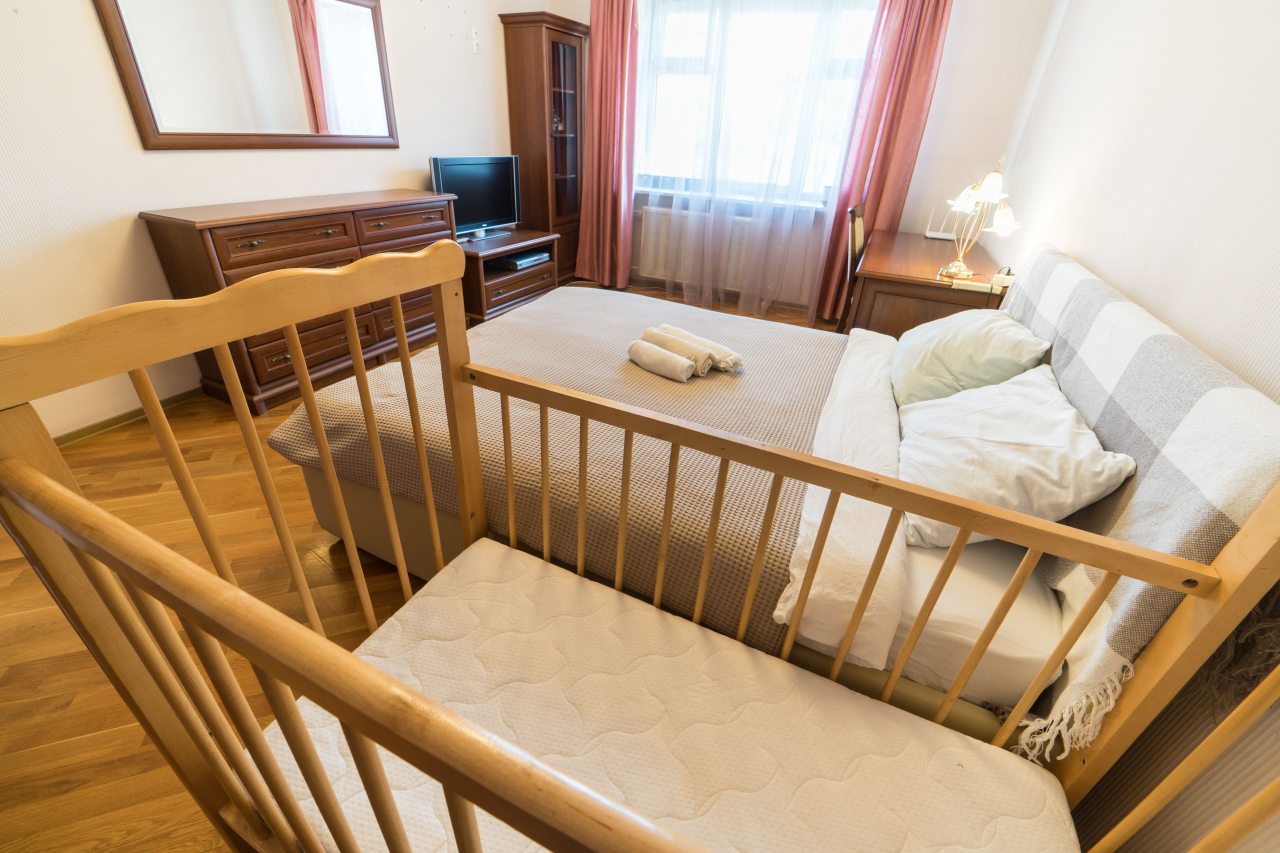 Трёхместный и более (Апартаменты у Доктрины), Апартаменты У Доктрины