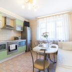 Трёхместный и более (Апартаменты у Доктрины), Апартаменты У Доктрины