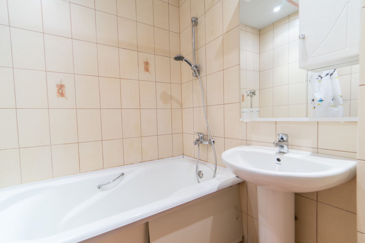 Трёхместный и более (Апартаменты у Доктрины), Апартаменты У Доктрины