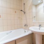 Трёхместный и более (Апартаменты у Доктрины), Апартаменты У Доктрины