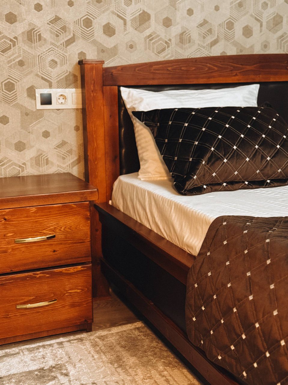 Полулюкс, Гостевой дом Порог Гор