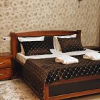 Полулюкс, Гостевой дом Порог Гор