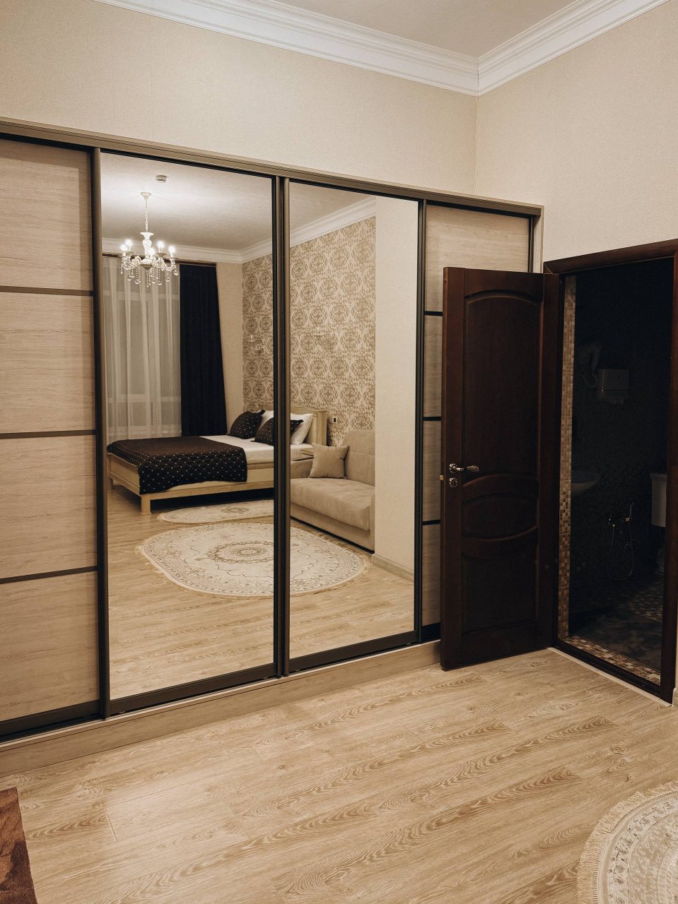 Полулюкс, Гостевой дом Порог Гор