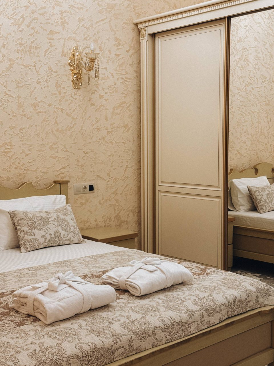 Апартаменты, Гостевой дом Порог Гор