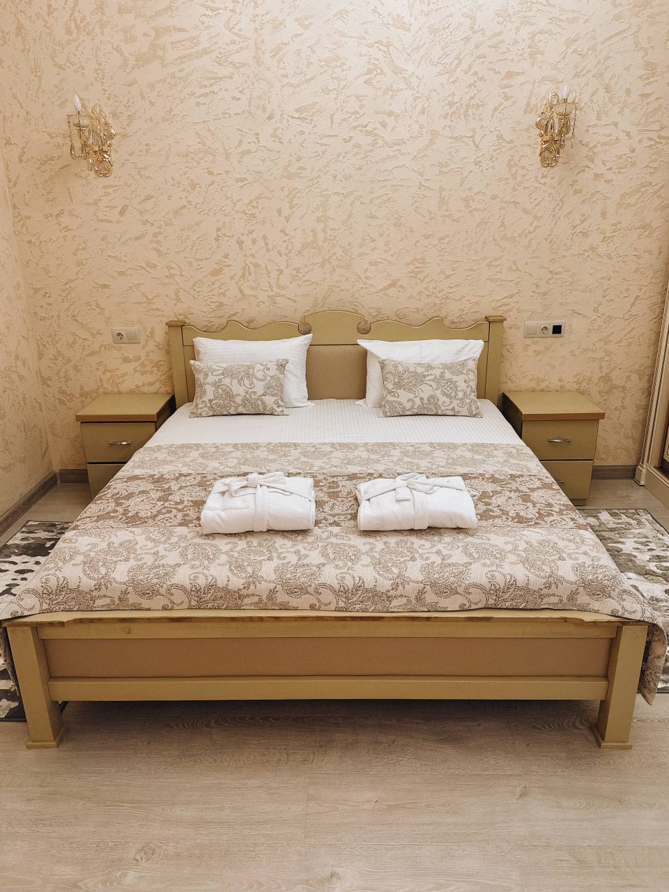 Апартаменты, Гостевой дом Порог Гор