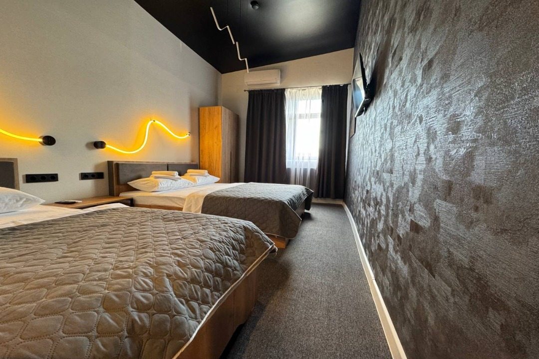 Трёхместный и более (Трехместный номер с кроватью размера 