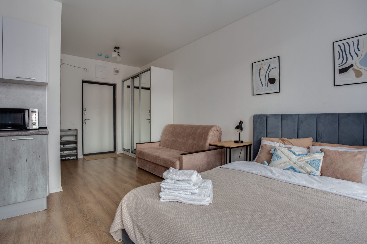 Трёхместный и более (Просторная студия 75), Апартаменты ApartsLounge