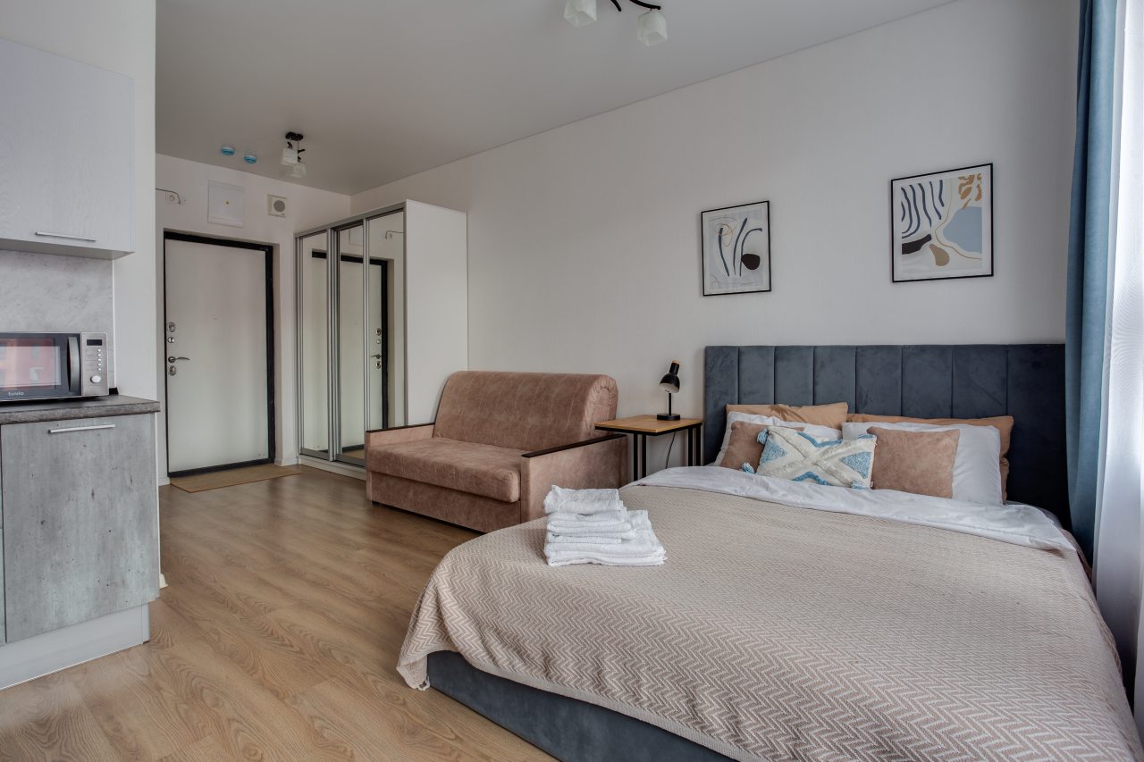 Трёхместный и более (Просторная студия 75), Апартаменты ApartsLounge