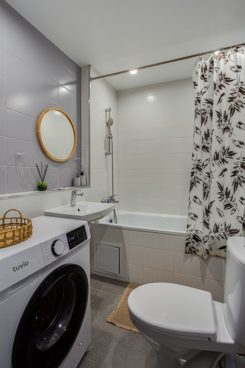 Трёхместный и более (Просторная студия 75), Апартаменты ApartsLounge