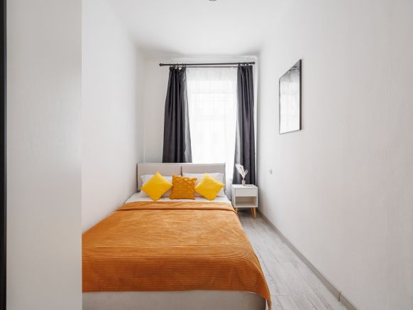 Апартаменты 3-х комнатные на Жуковском 36