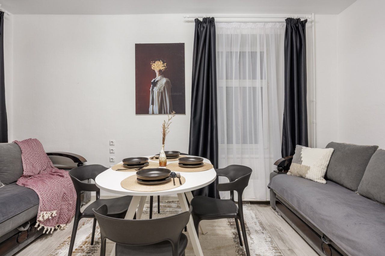 Апартаменты, Апартаменты 3-х комнатные на Жуковском 36