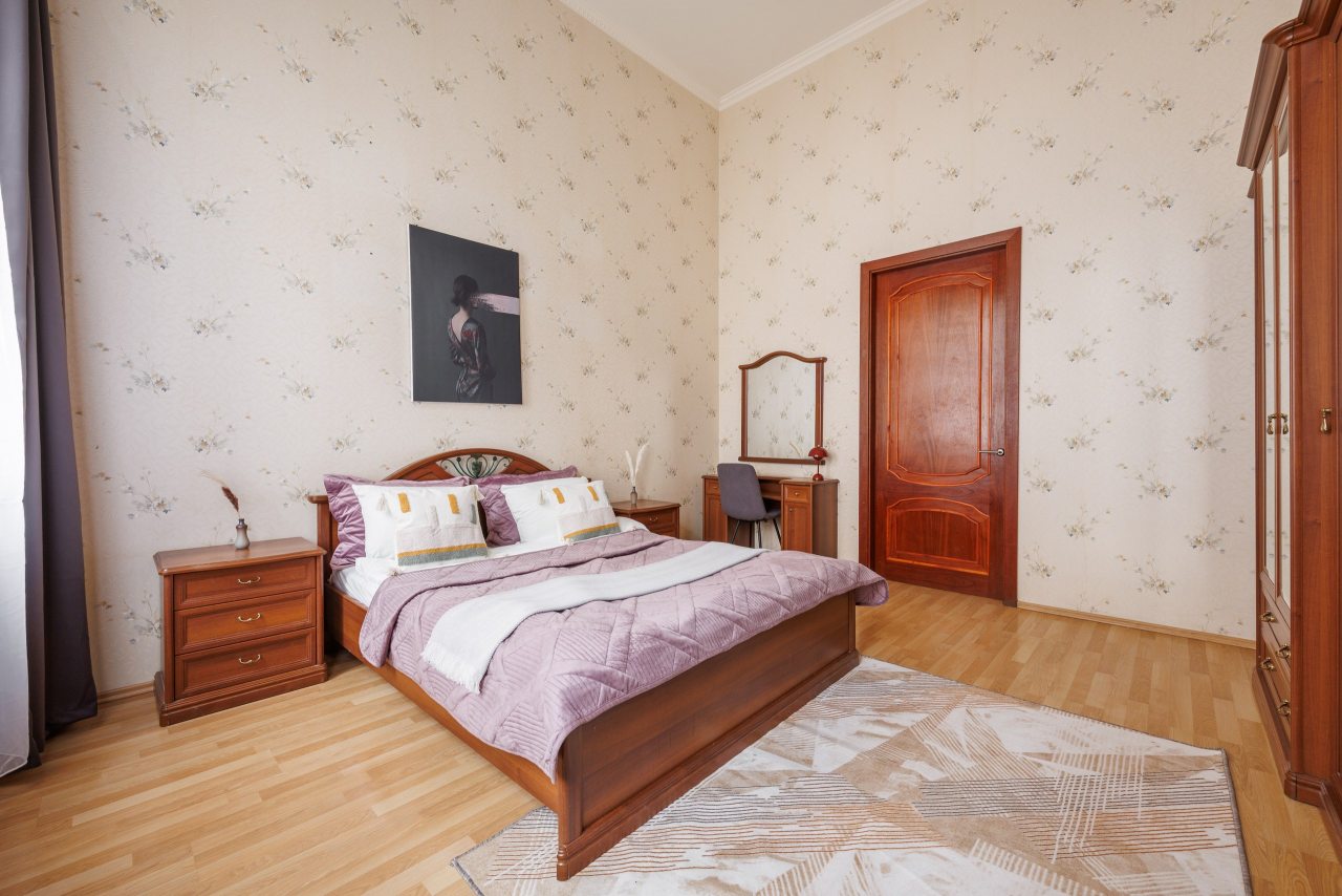 Апартаменты, Апартаменты 3-х комнатные на Большой Московской 6