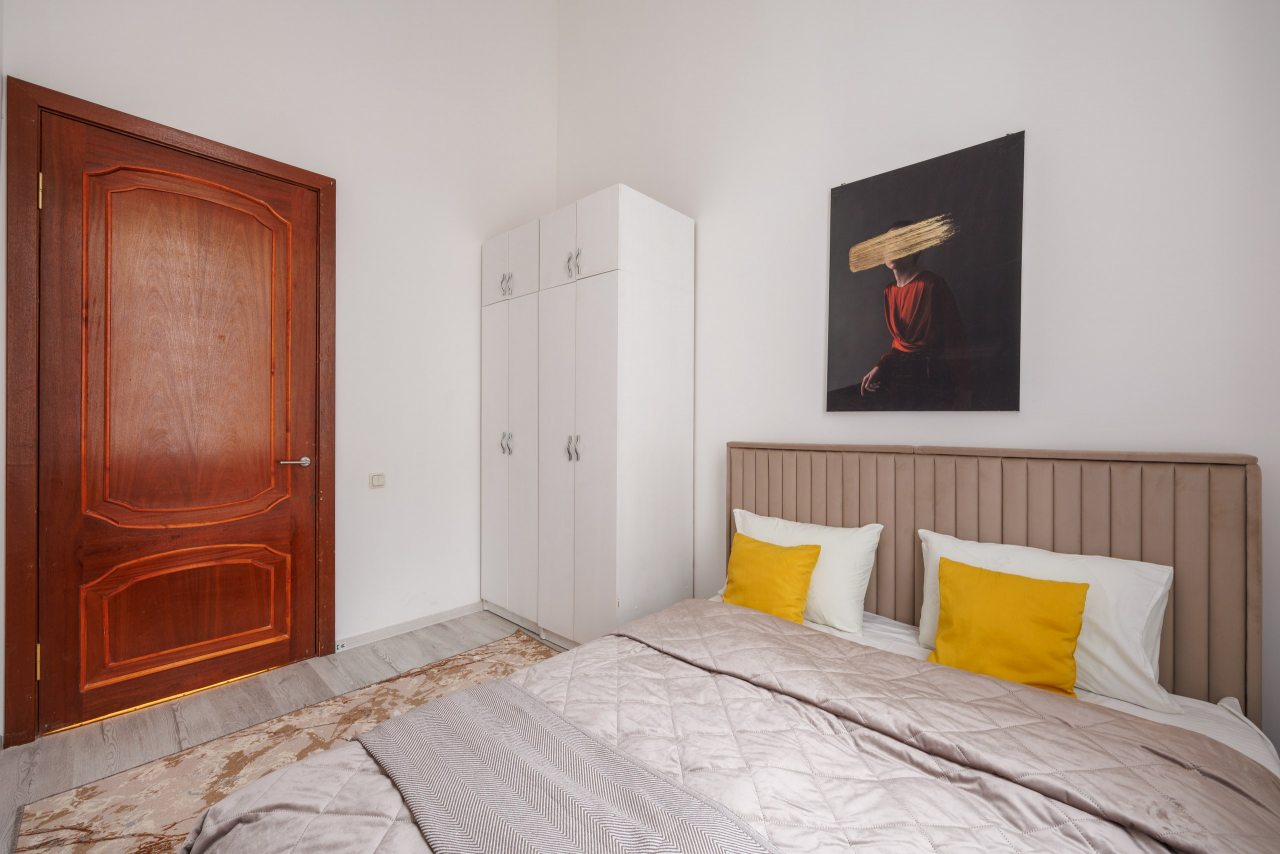 Апартаменты, Апартаменты 3-х комнатные на Большой Московской 6