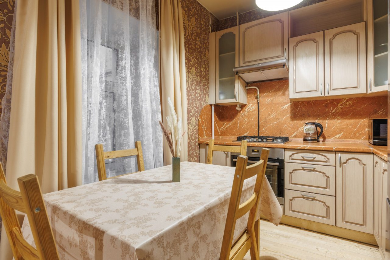 Апартаменты, Апартаменты 3-х комнатные на Гражданском 19