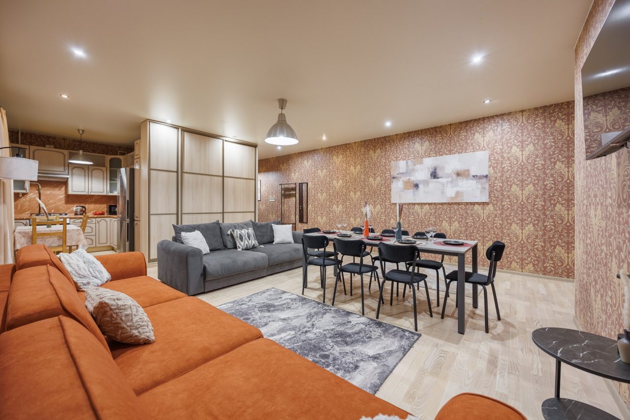 Апартаменты, Апартаменты 3-х комнатные на Гражданском 19