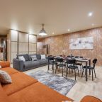 Апартаменты, Апартаменты 3-х комнатные на Гражданском 19