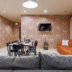 Апартаменты, Апартаменты 3-х комнатные на Гражданском 19