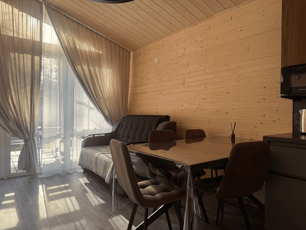 Дом (Большой шестиместный), База отдыха Шёпот Леса