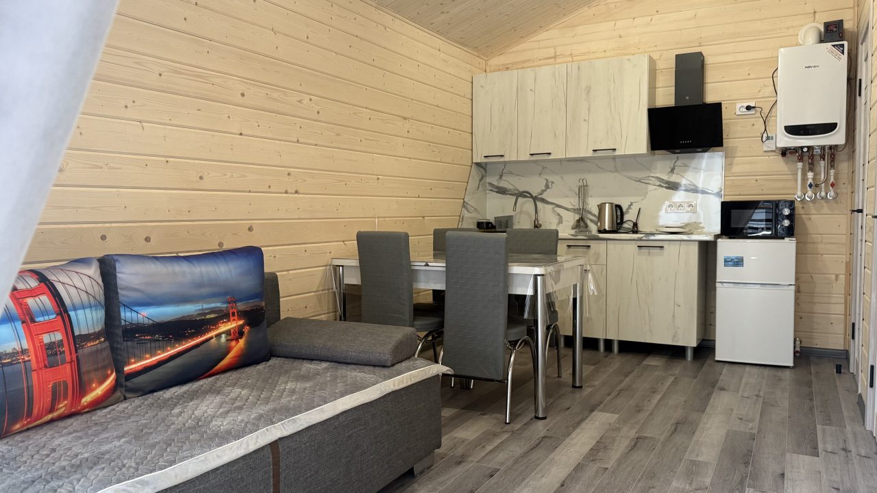 Дом (Маленький четырехместный), База отдыха Шёпот Леса