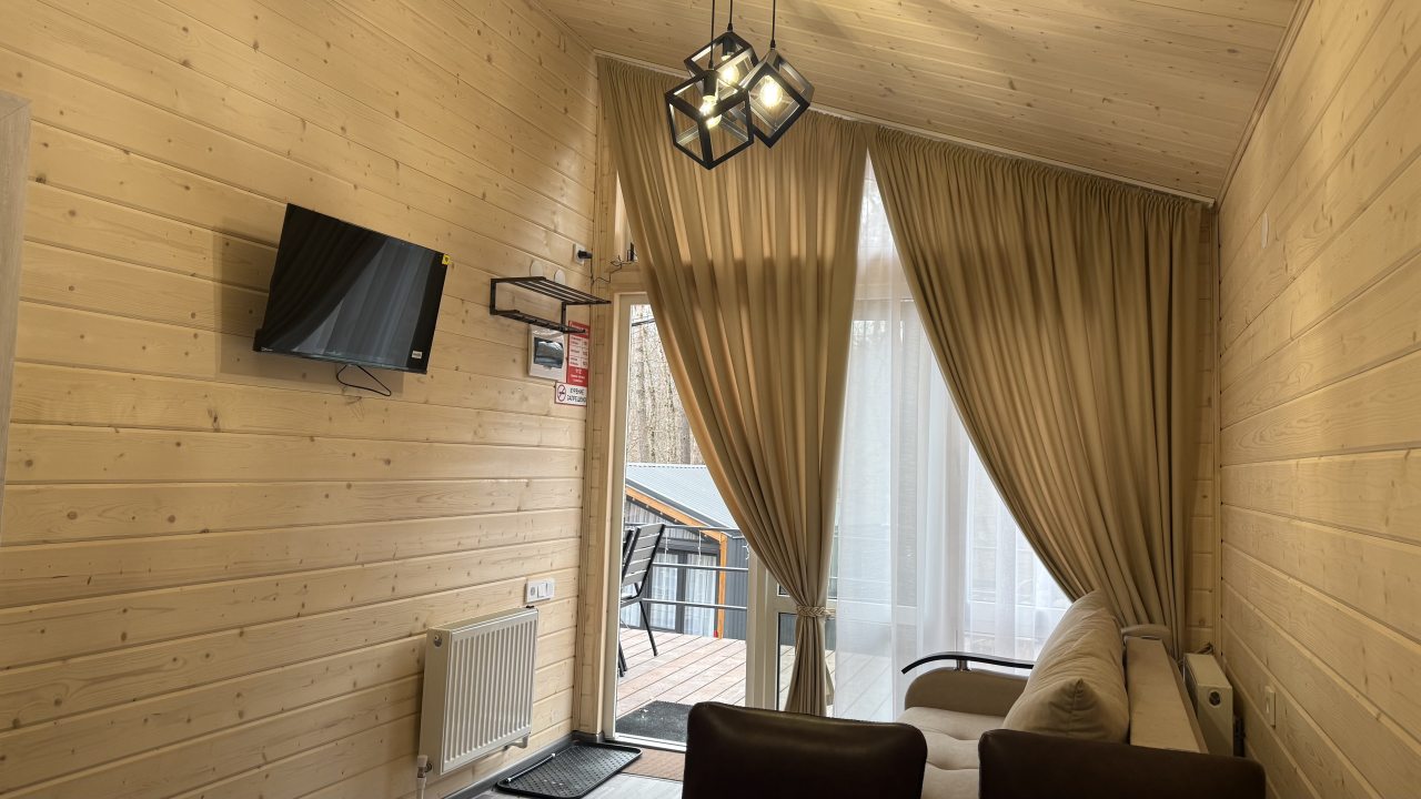 Дом (Маленький четырехместный), База отдыха Шёпот Леса