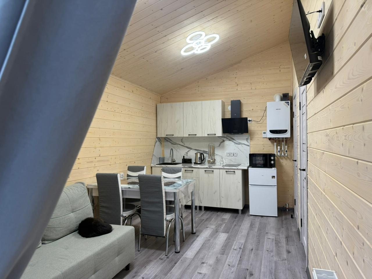 Дом (Маленький четырехместный), База отдыха Шёпот Леса