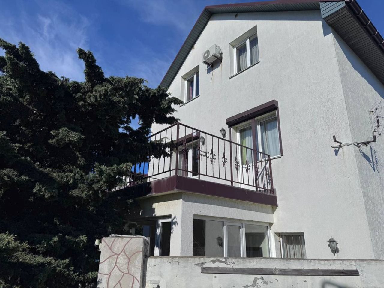 Коттедж Уютный в 200 метрах от пляжа Бохо, Севастополь