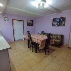 Трёхместный и более (Двухкомнатный с одной спальней и залом), Гостевой дом Райский уголок