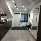 Полулюкс (Трехкомнатный с двумя спальнями), Гостевой дом Райский уголок